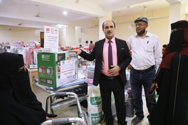 مؤسسة جنى تنفذ توزيع المنح والمواد المهنية للمستفيدات ضمن مشروع “تمكين الحرف المنزلية لتحسين سبل العيش